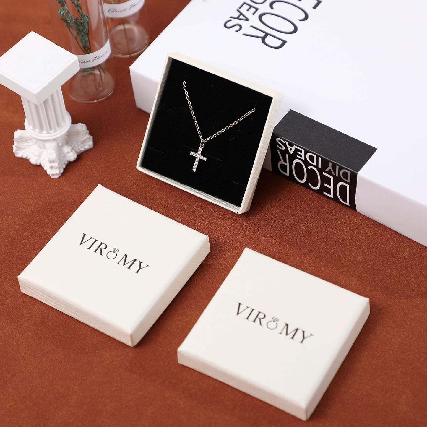 VIROMY Collar de Perlas en Capas con Cruz Dorada para Mujeres - Col...