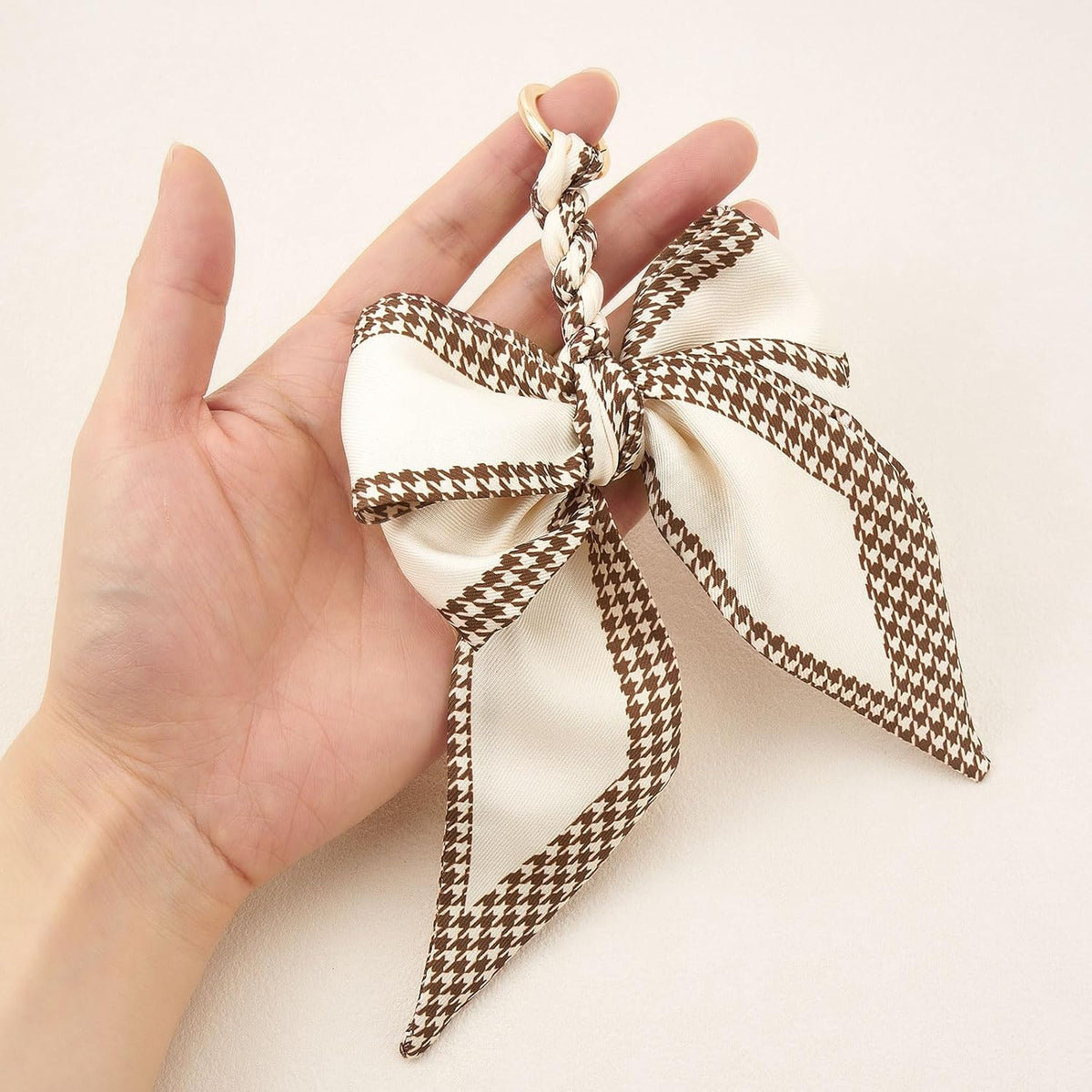 ZOOEASS Dijes para bolso de mano, con lazo, para mujer, lindo diseñ...