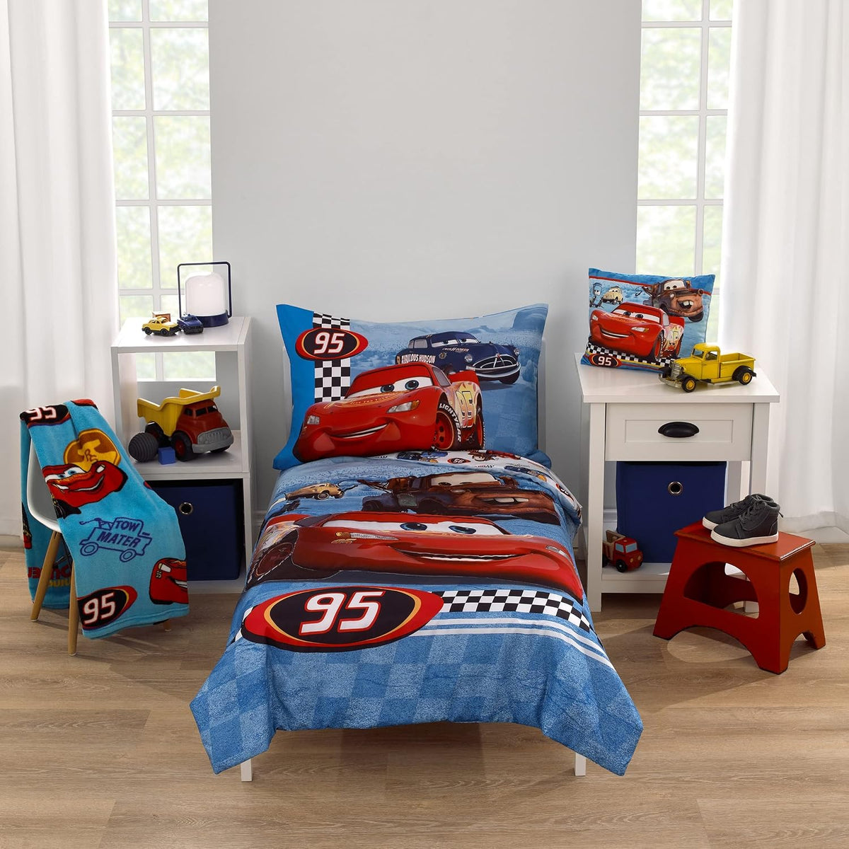 Disney Cars Radiator Springs Lightning McQueen y Tow-Mater - Manta...