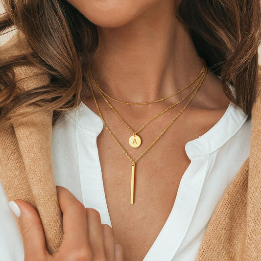 Vjoypro Collares en capas con iniciales para mujer, chapado en oro...
