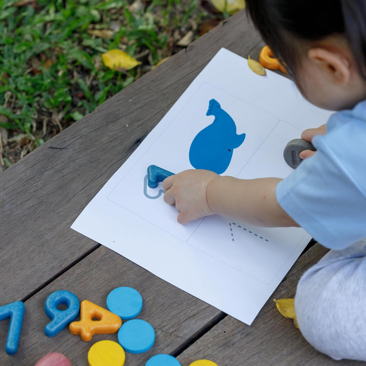 PlanToys® Juego de aprendizaje de madera de números y símbolos para...