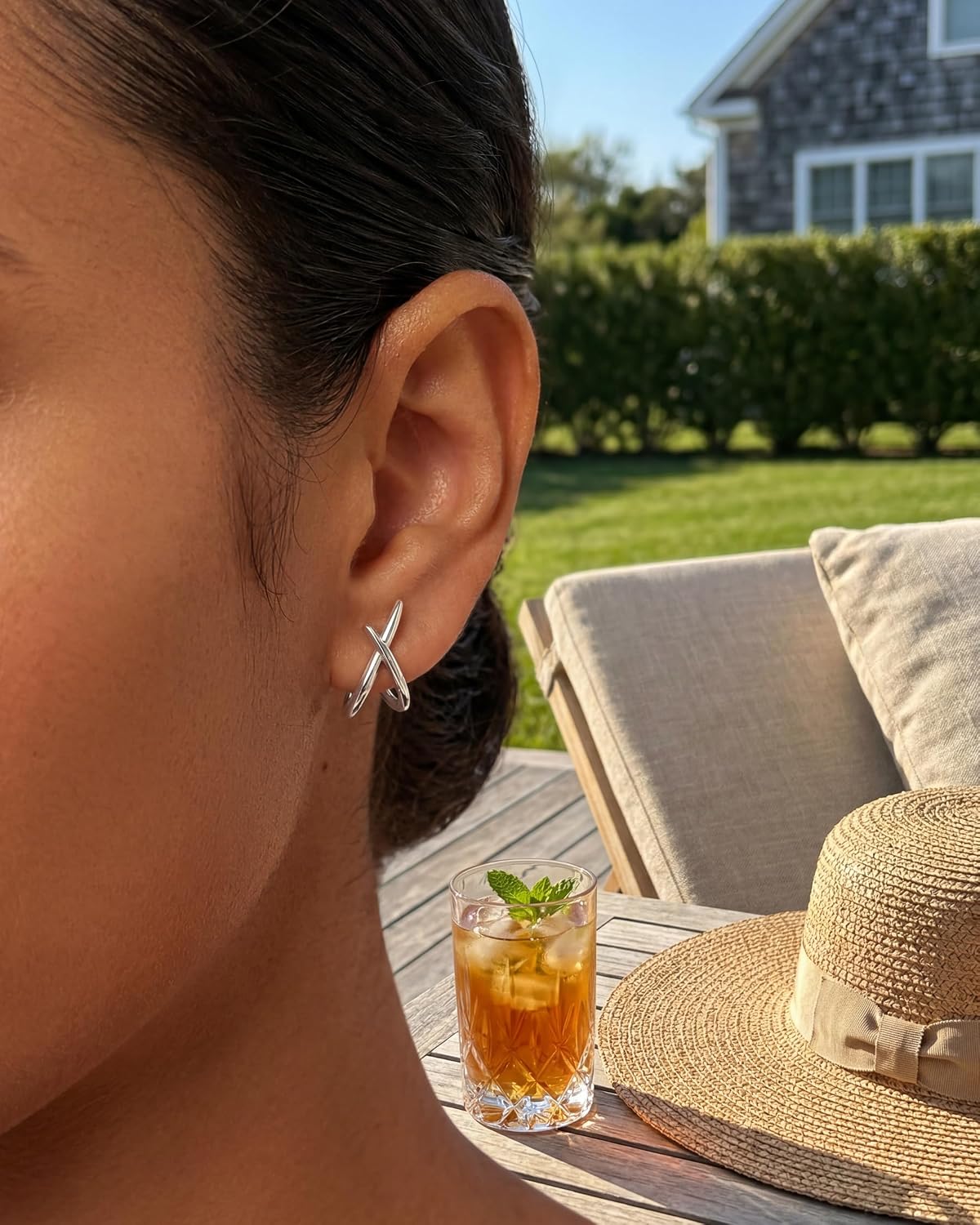 Aretes de oro para mujer, modernos, aretes de tuerca de oro de 14 q...
