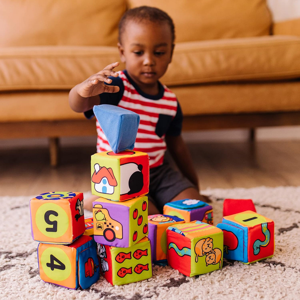 Melissa & Doug K's Kids Pull-Back Town - Juego de vehículos...