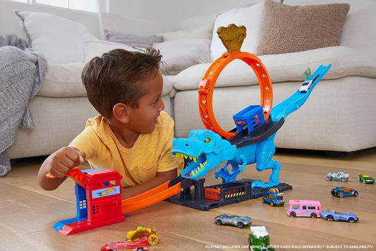 Hot Wheels Juego de pista urbana con 1 auto de juguete, carrera a t...