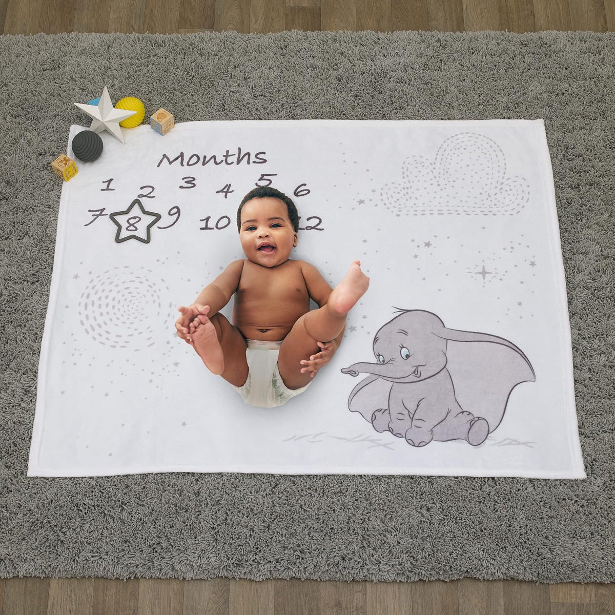 Manta mensual de bebé Dumbo de Disney en blanco y gris, súper suave