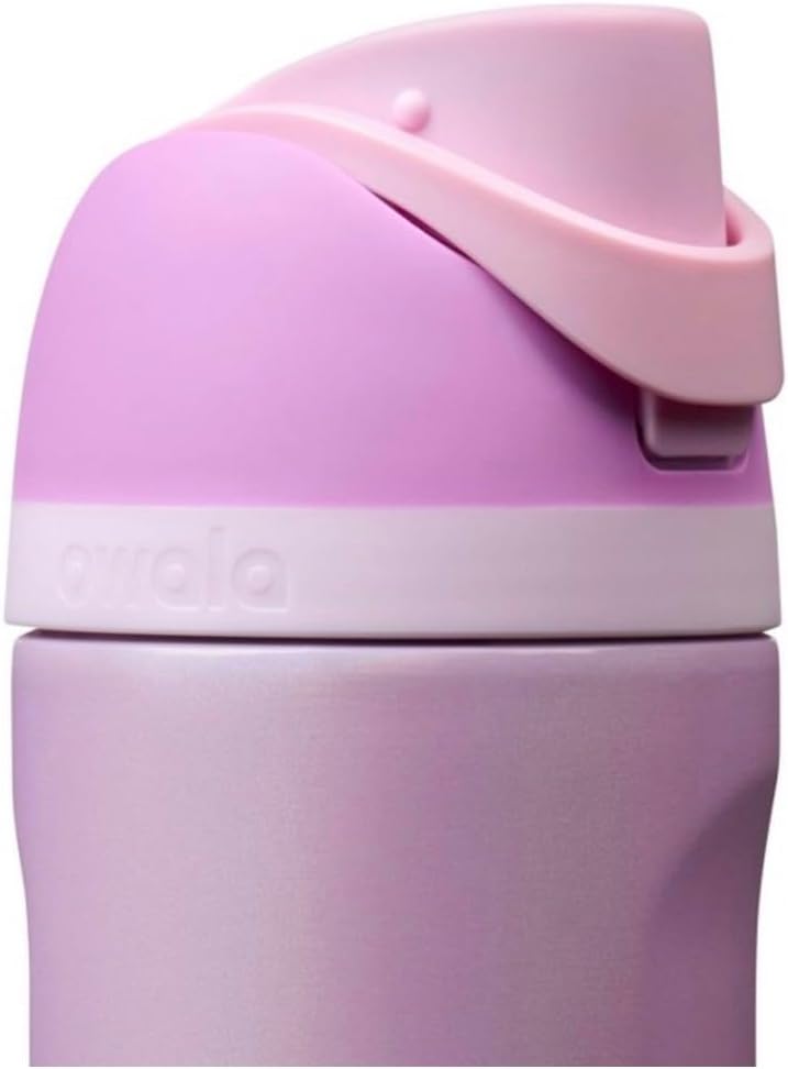 Owala Botella de agua aislada FreeSip de 24 onzas líquidas, First C...