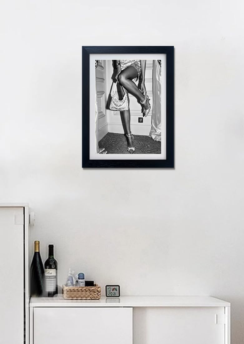 Tacones altos enmarcados en blanco y negro, arte de pared de moda,...