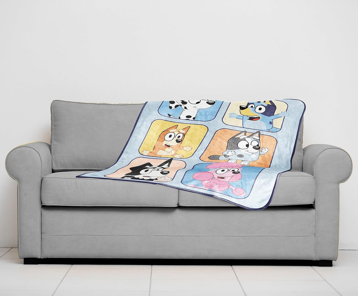Manta de felpa de viaje Bluey &amp; Friends - Mide 40 x 50 pulgadas...