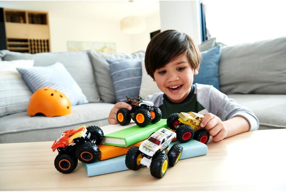 Hot Wheels Monster Trucks Paquete de 4, Juego de 4 vehículos de jug...