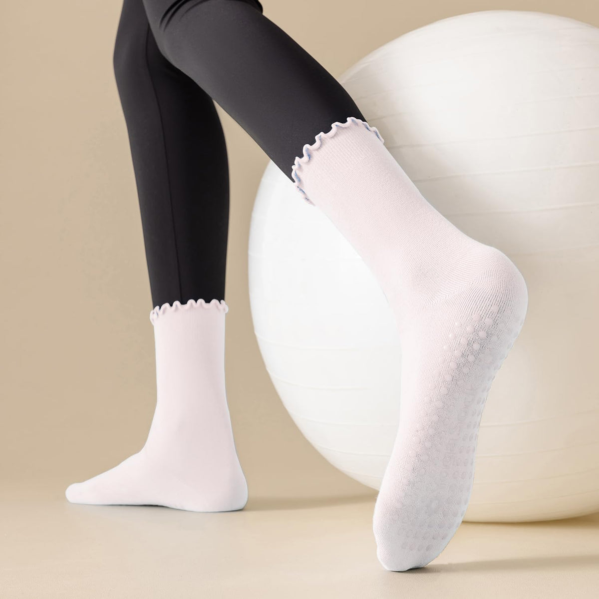 Ceoon 3 pares de calcetines de pilates con empuñaduras antideslizan...