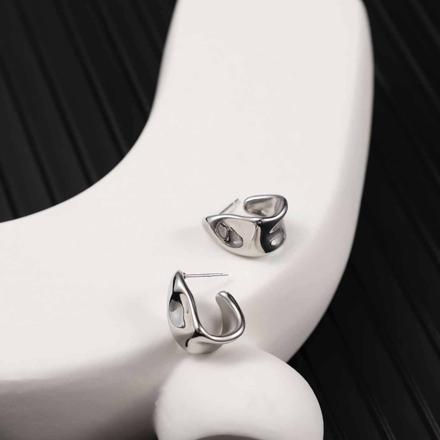 Amicon Pendientes de oro grueso para mujer, chapados en oro de 14 q...