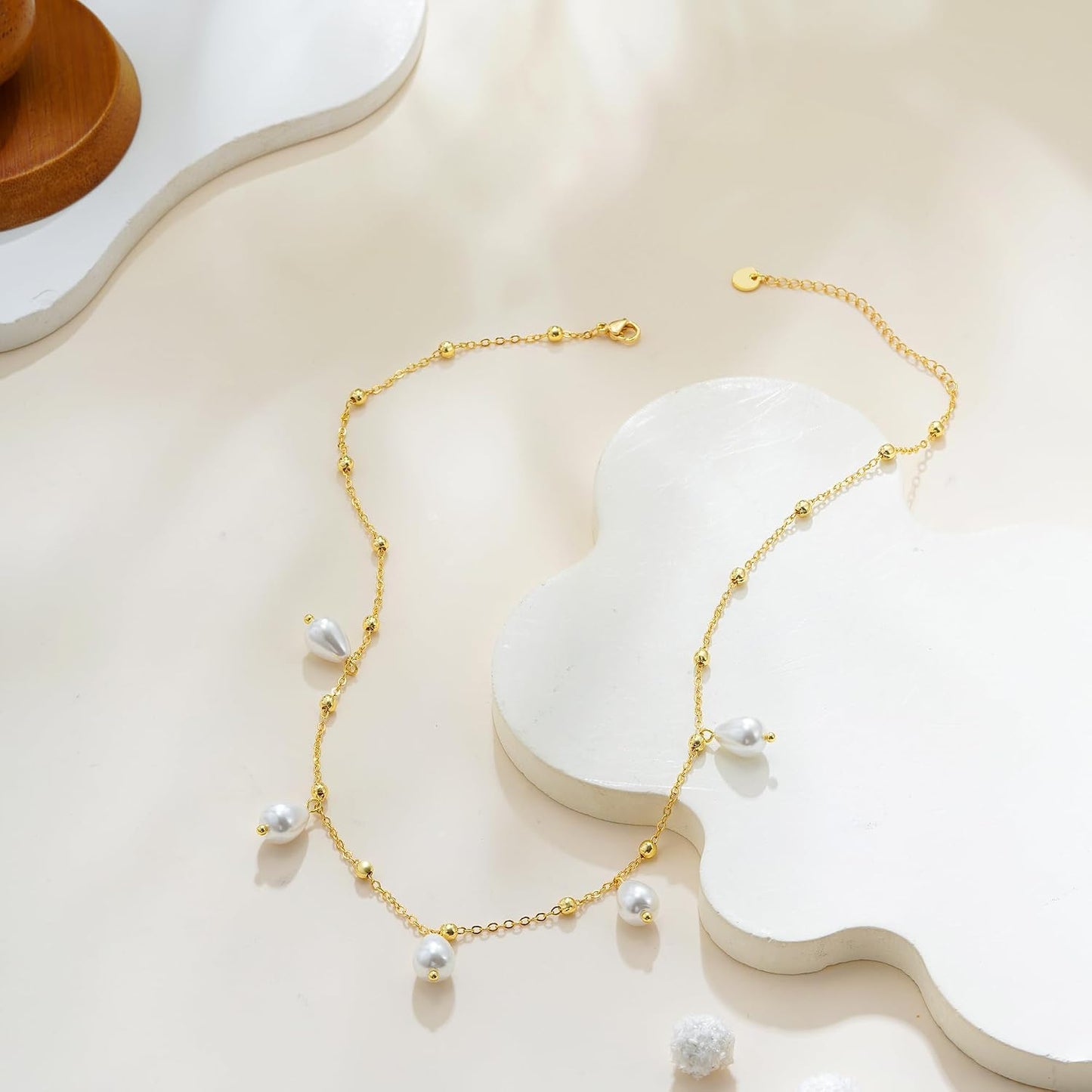 Decholly - Collares de perlas doradas para mujer, a la moda. Collar...