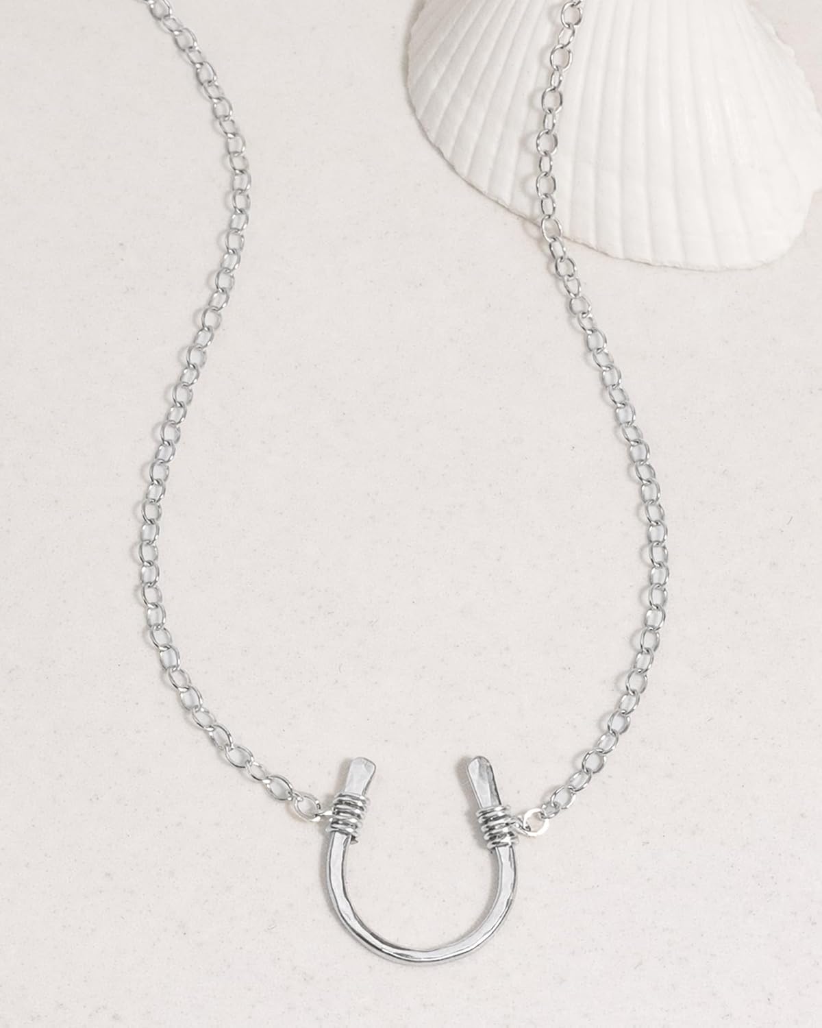 James Michelle Itty Bitty - Collar de herradura para mujer, imperme...