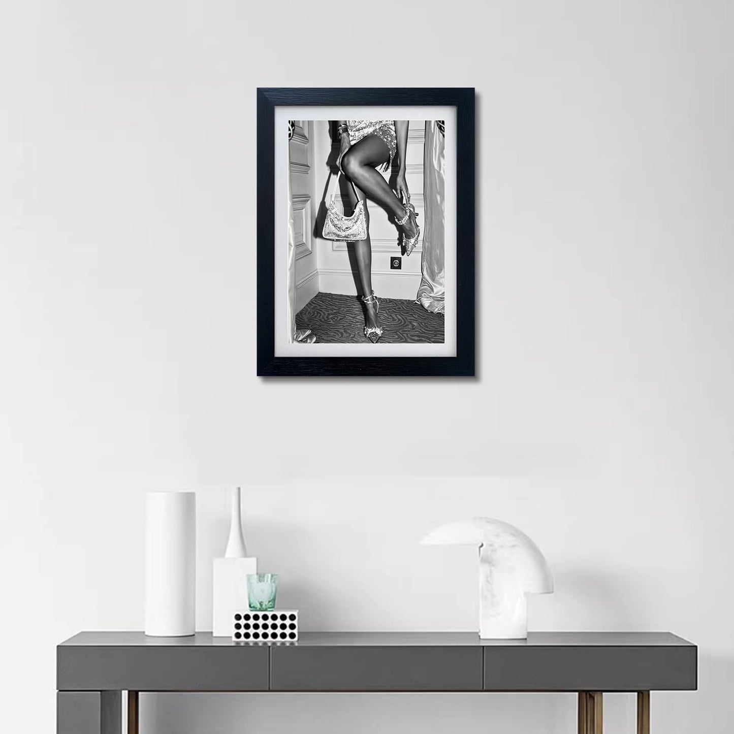 Tacones altos enmarcados en blanco y negro, arte de pared de moda,...