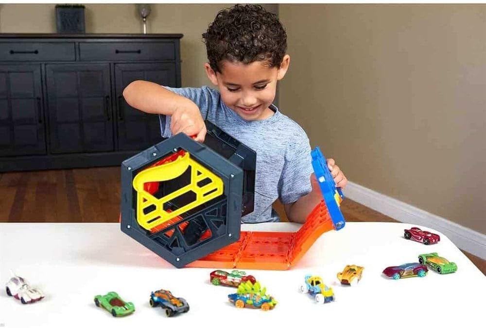 Hot Wheels Roll Out Raceway, Set de pista