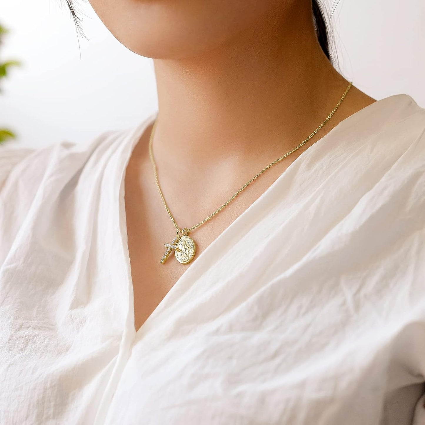 Collares de cruz de oro AllenCOCO para mujer, collares con crucifij...