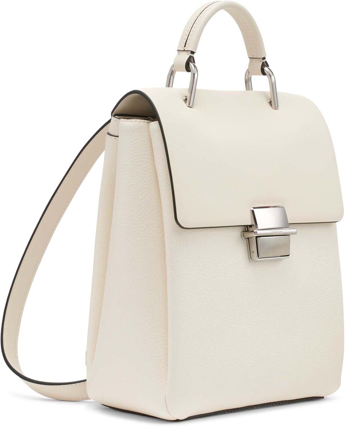 Calvin Klein Mochila con solapa de triple compartimento de clavo, q...