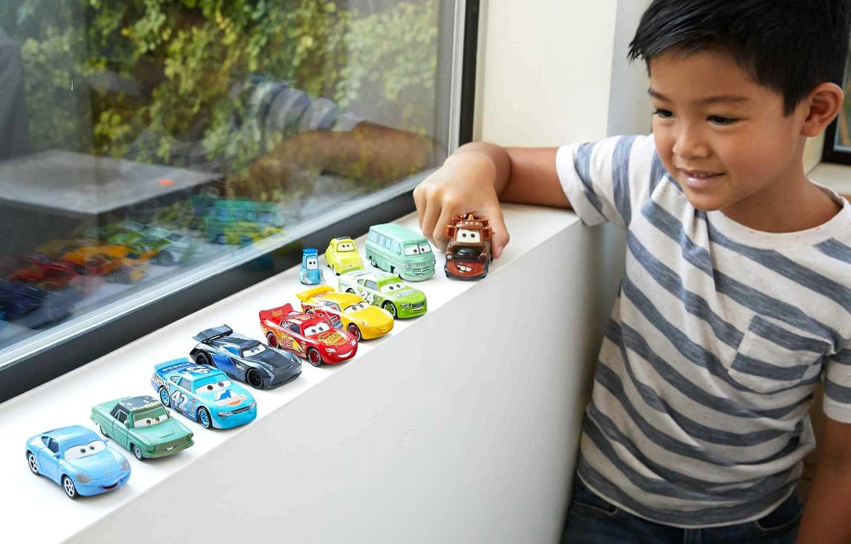 Paquete de Mattel Disney Pixar Cars Transforming Mack, camión de ju...