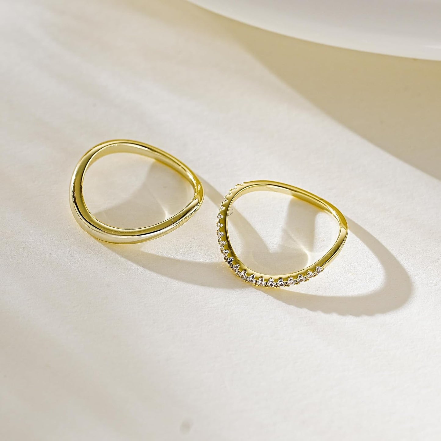 Kainier 2 pares de anillos apilables para mujeres, 1 mm chapados en...