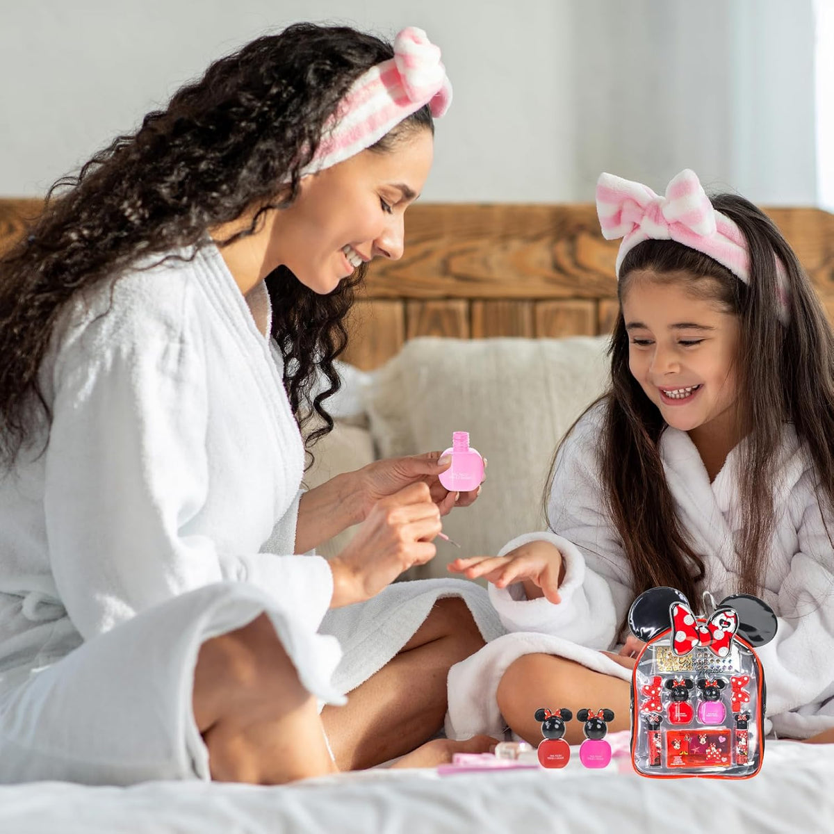 Minnie Mouse - Mochila de maquillaje con cosméticos y accesorios, a...