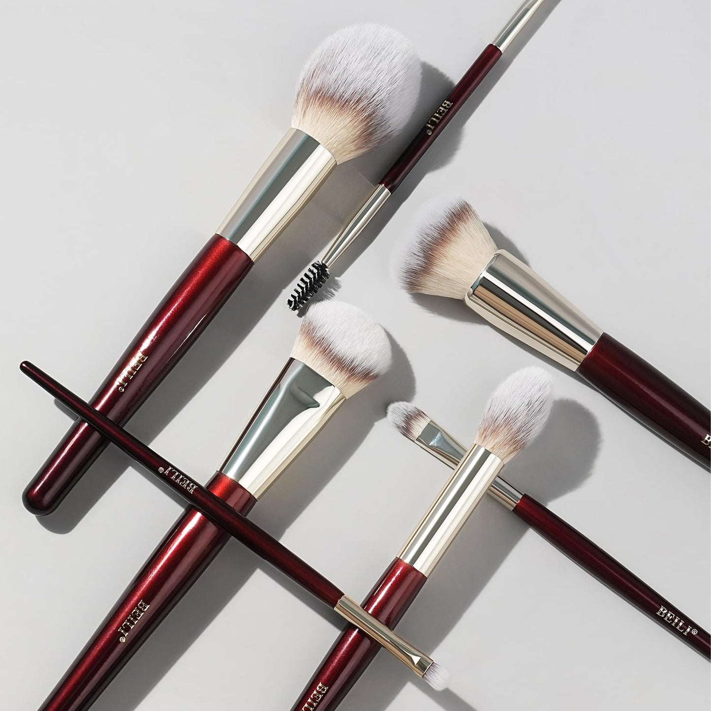 BElLI - Brocha de maquillaje base y contorno para fórmulas líquidas...