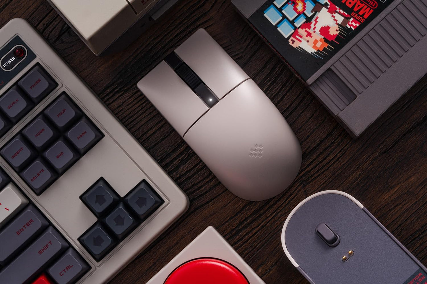 8BitDo Ratón retro R8 con base de carga, sensor óptico PAW 3395 DPI...