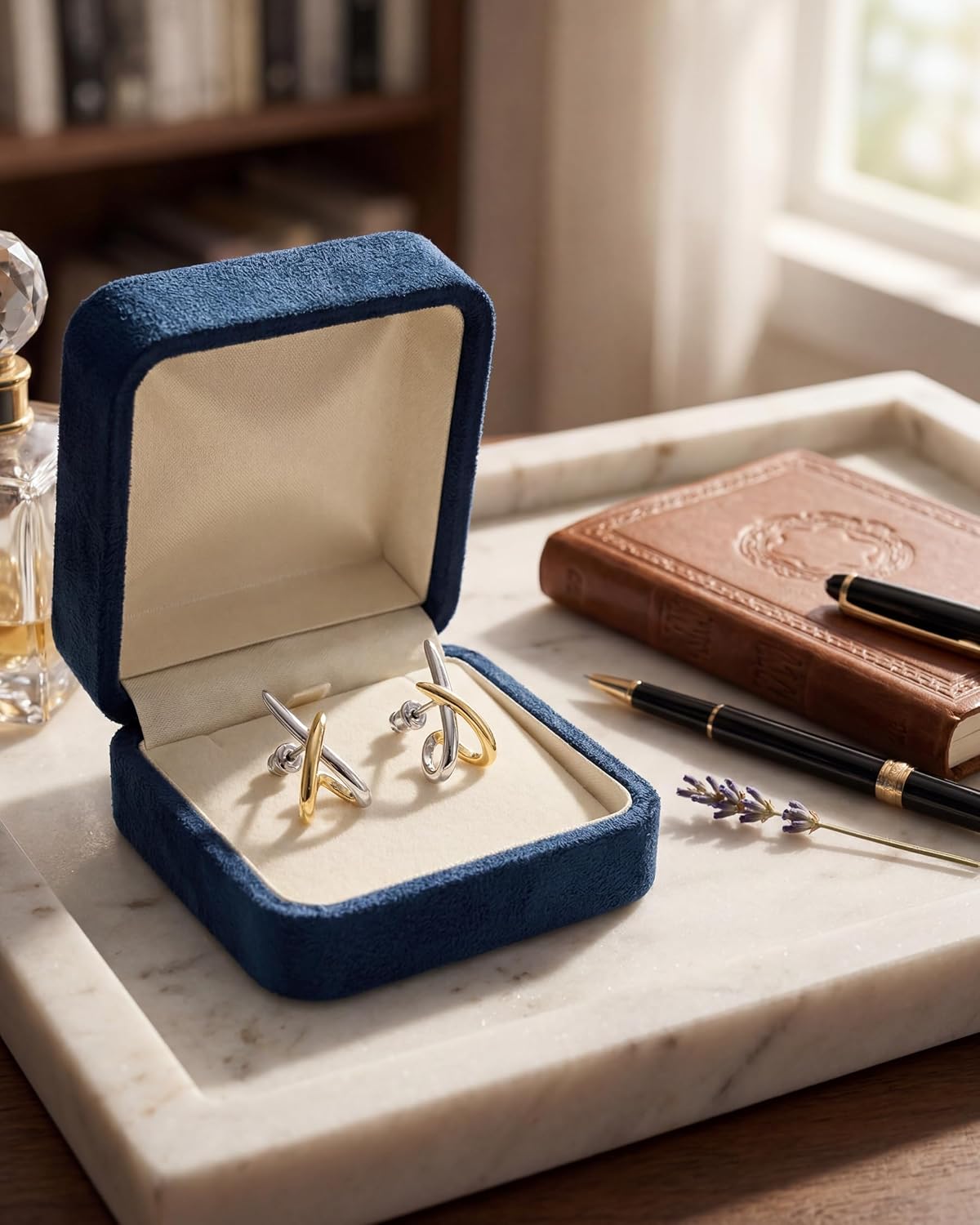 Aretes de oro para mujer, modernos, aretes de tuerca de oro de 14 q...