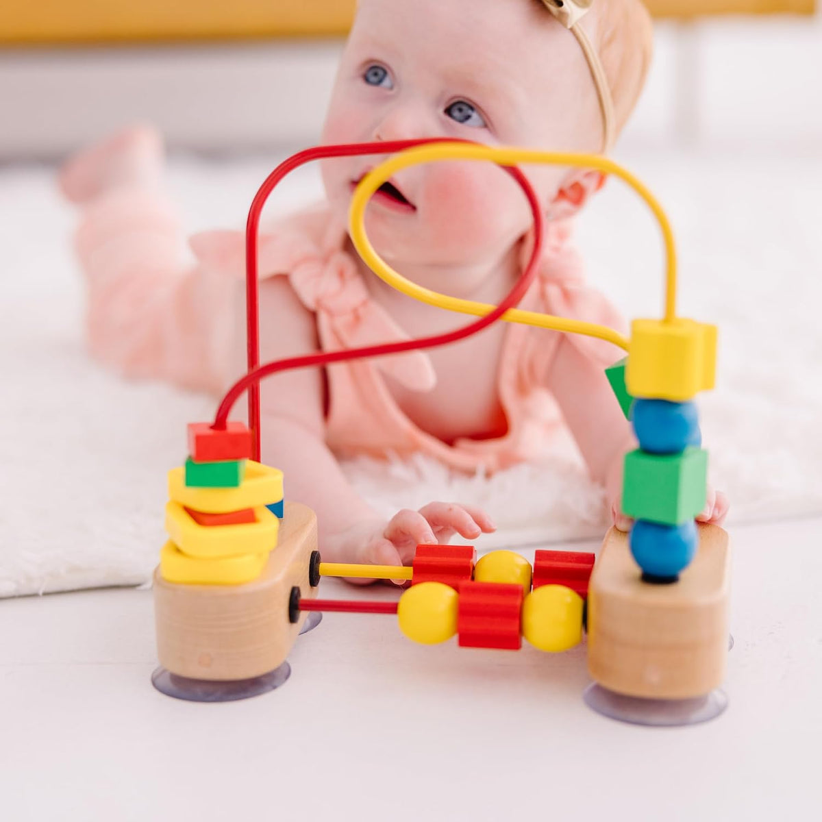 Primer laberinto de cuentas de la marca Melissa &amp; Doug, Estánda...