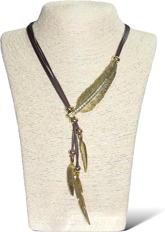 Collar de estilo bohemio con cadena de cuerda y diseño de hojas y p...
