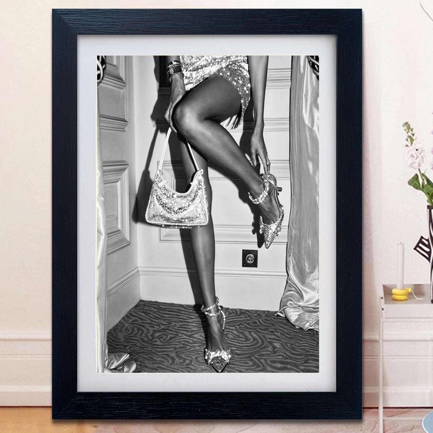 Tacones altos enmarcados en blanco y negro, arte de pared de moda,...
