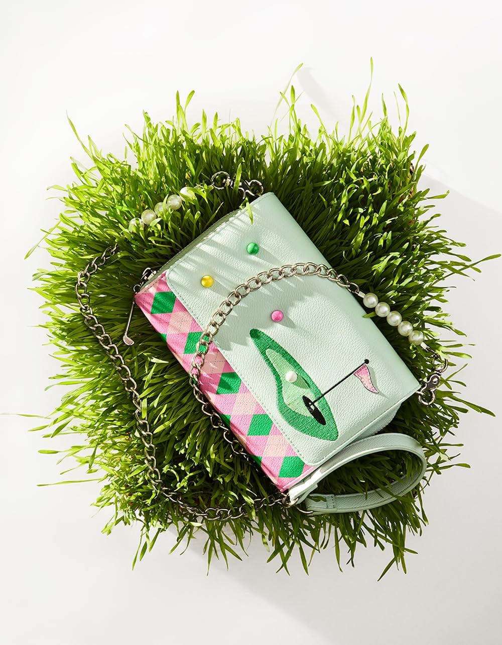Betsey Johnson Cartera Drive Me Crazy en una cadena