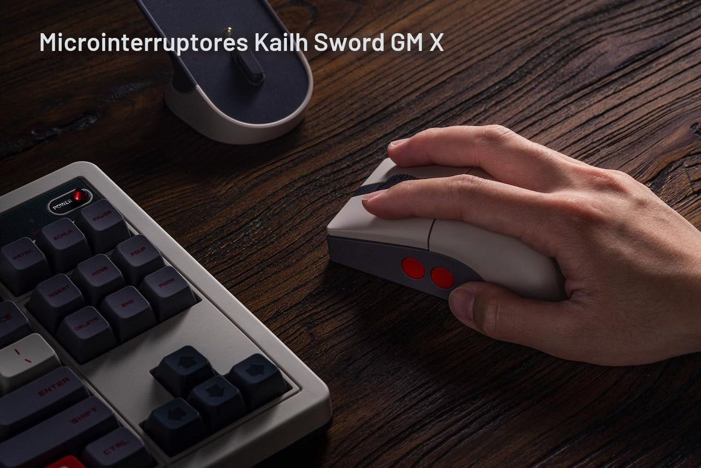 8Bitdo Ratón retro R8 con base de carga, sensor óptico PAW 3395 DPI...