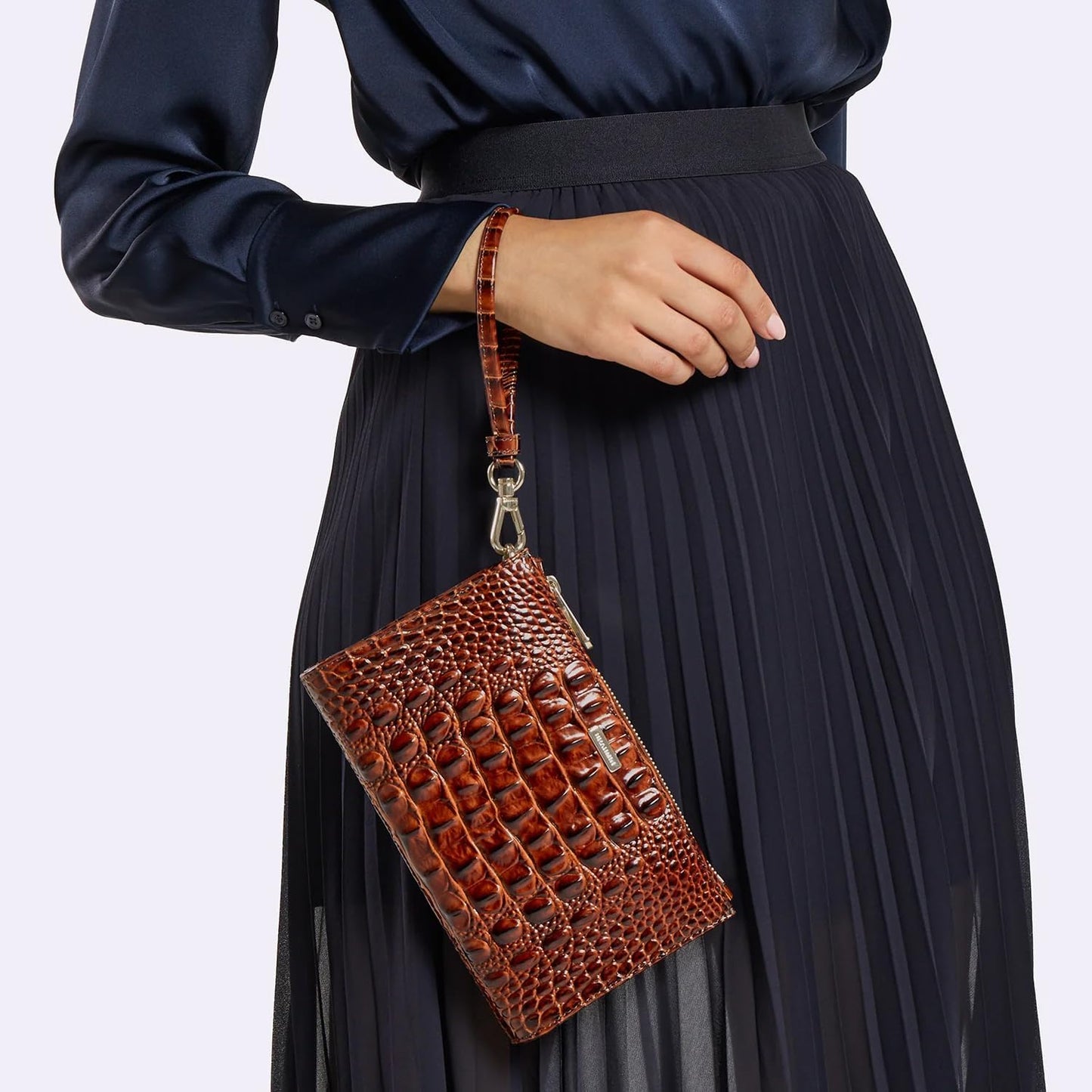 BRAHMIN Melbourne Daisy Clutch - Bolso de cuero - Interior forrado...