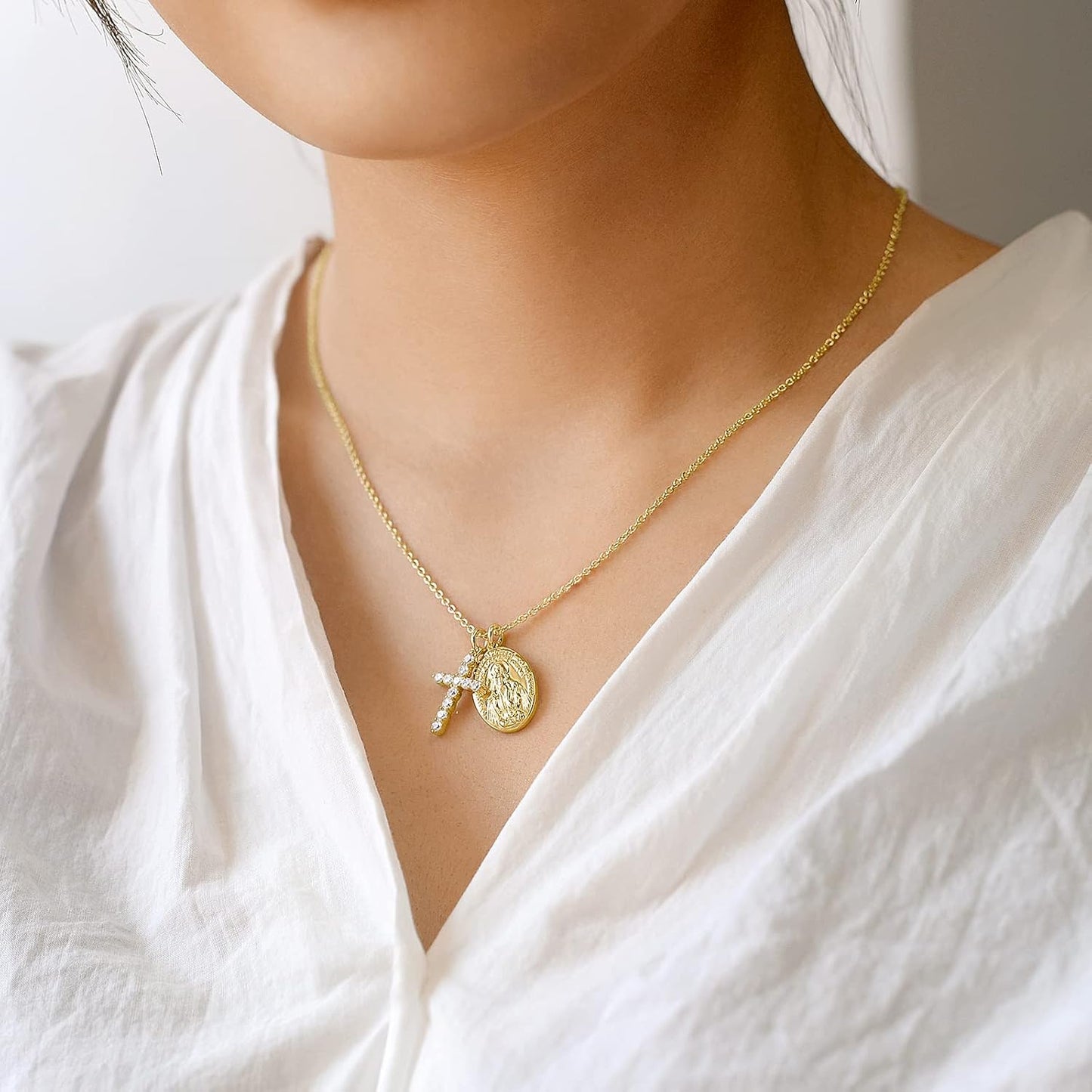 Collares de cruz de oro AllenCOCO para mujer, collares con crucifij...