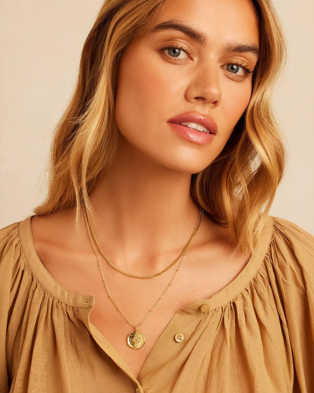 gorjana Collar con colgante de moneda de brújula para mujer, medall...