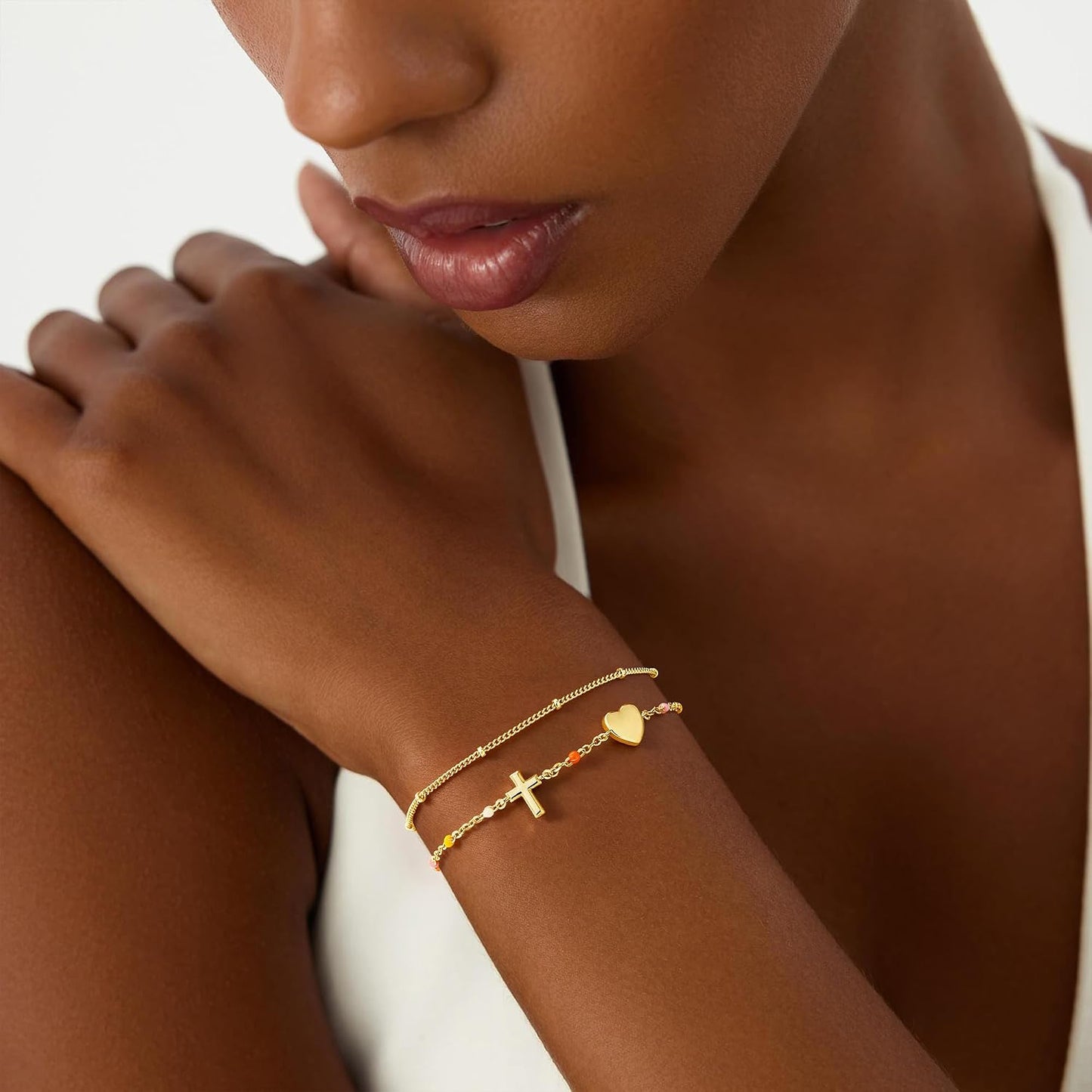 Turandoss Pulsera de cruz para mujer, chapada en oro de 14 quilates...