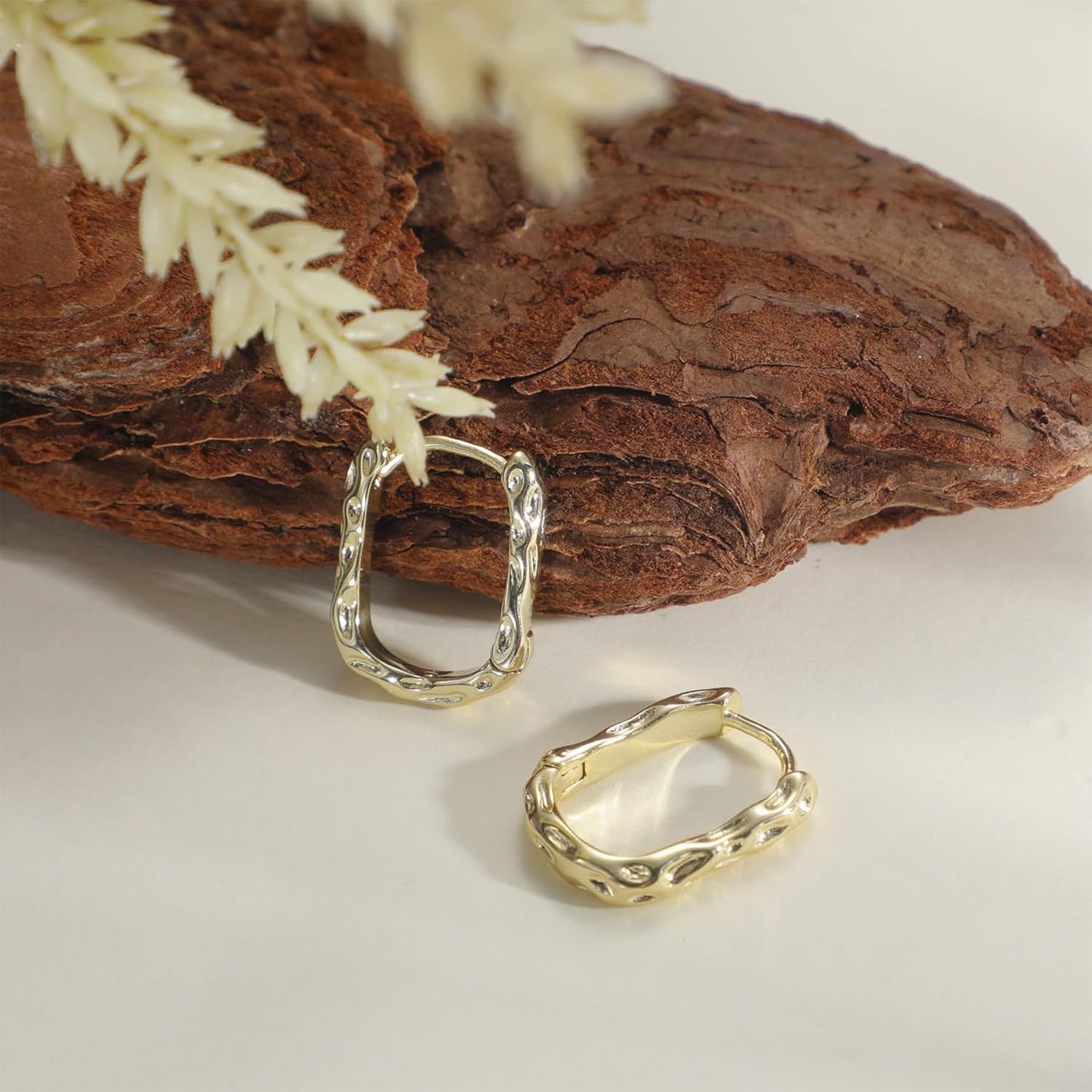 Amicon Pendientes de oro grueso para mujer, chapados en oro de 14 q...