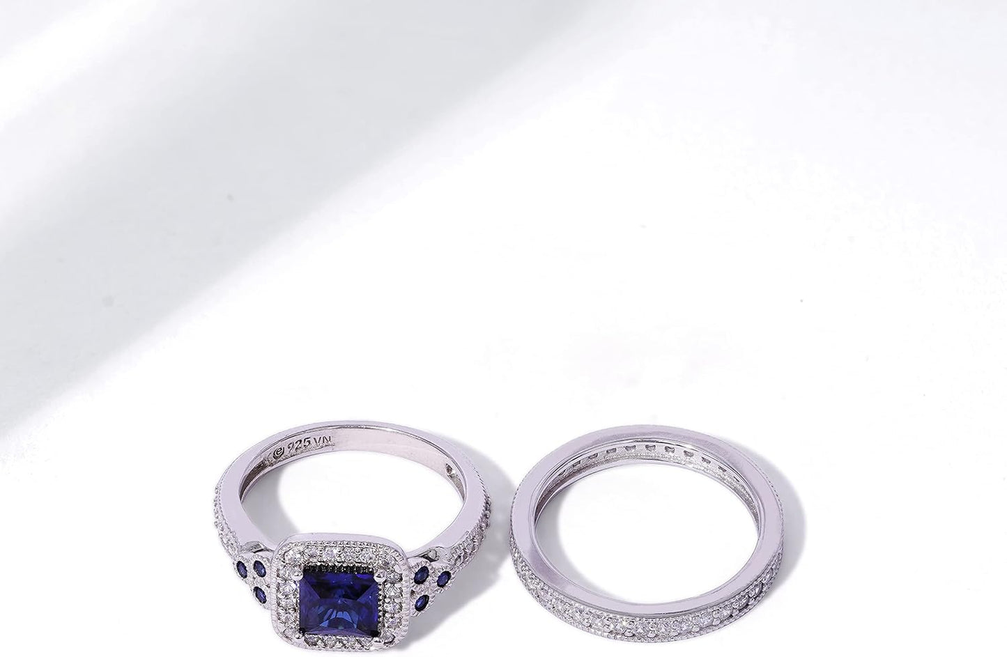 Amazon Essentials Anillo antiguo de plata de ley chapada en platino...