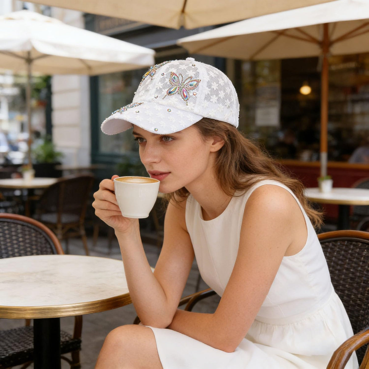 Gorra de béisbol con incrustaciones de diamantes de imitación brill...