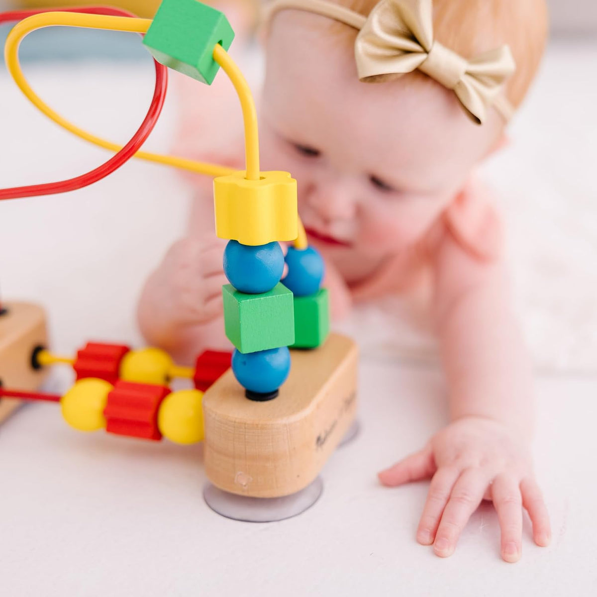 Primer laberinto de cuentas de la marca Melissa &amp; Doug, Estánda...