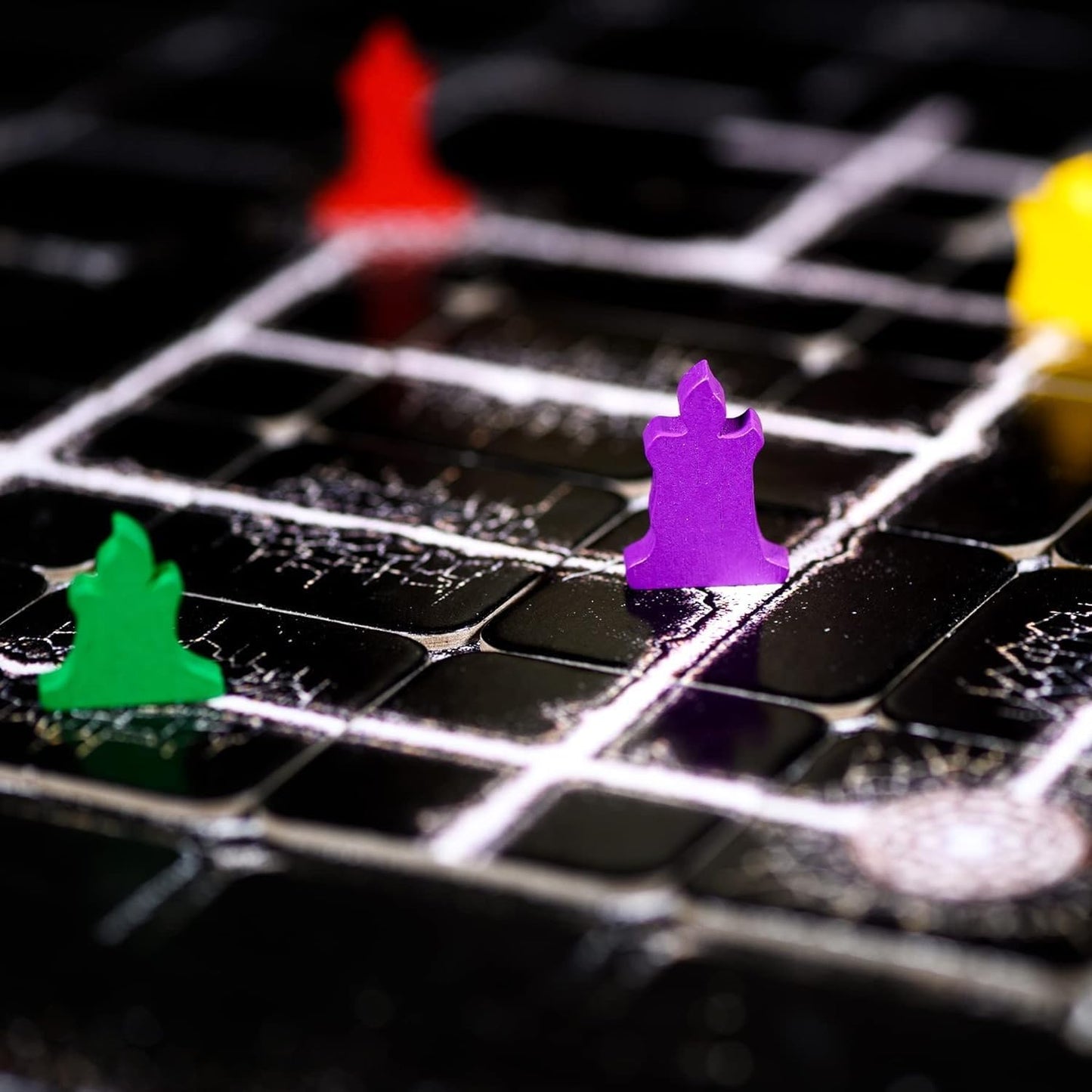 The Night Cage de Smirk and Dagger, un espeluznante juego de estrat...