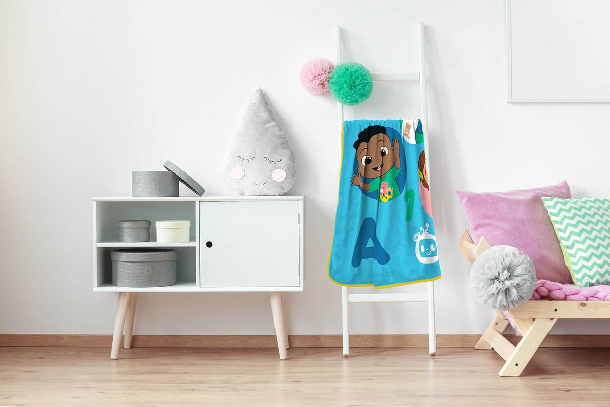 Sunny Side Up CoComelon Manta Throw de Felpa - Mide 46 x 60 Pulgada...