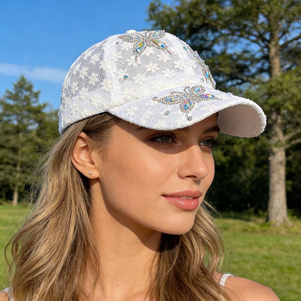 Gorra de béisbol con incrustaciones de diamantes de imitación brill...