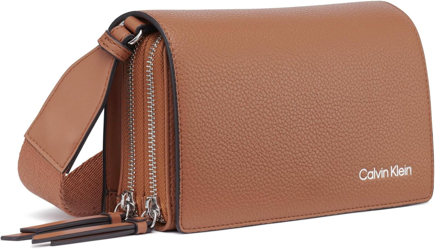 Calvin Klein Bolso bandolera Millie con triple compartimento para m...