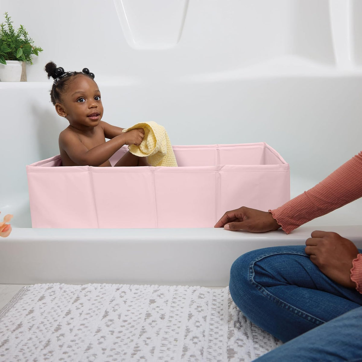 Ingenuity Tuckaway - Bañera plegable para niños pequeños, convierte...
