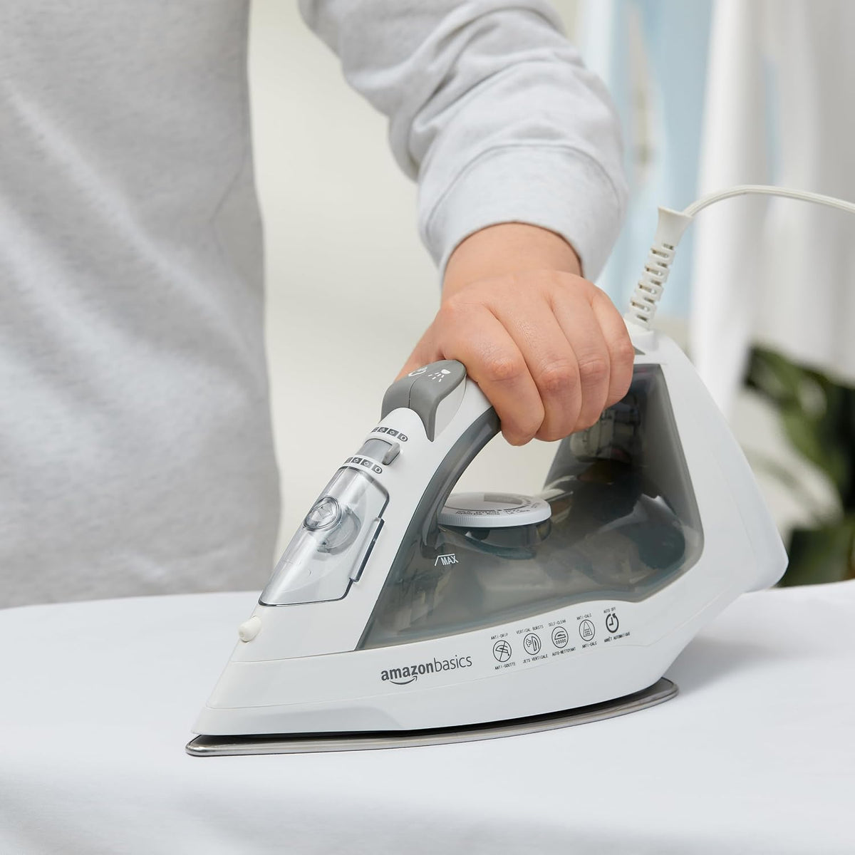 Amazon Basics Plancha de vapor para ropa con apagado automático de...