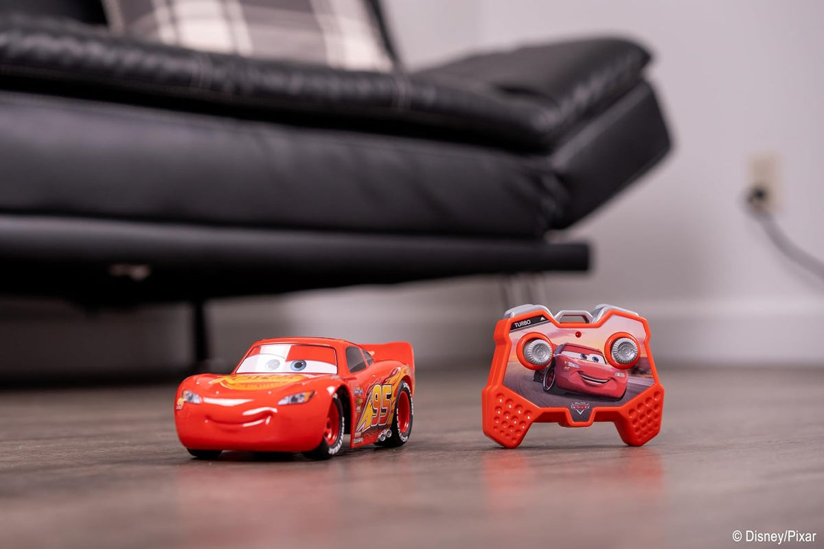 Jada Toys Pixar Cars 1:24 Lightning McQueen RC Coche de Control Rem...