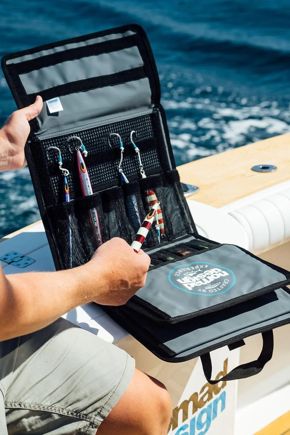 Nomad Design Jig Wallet - Organizador de señuelos de pesca con sist...