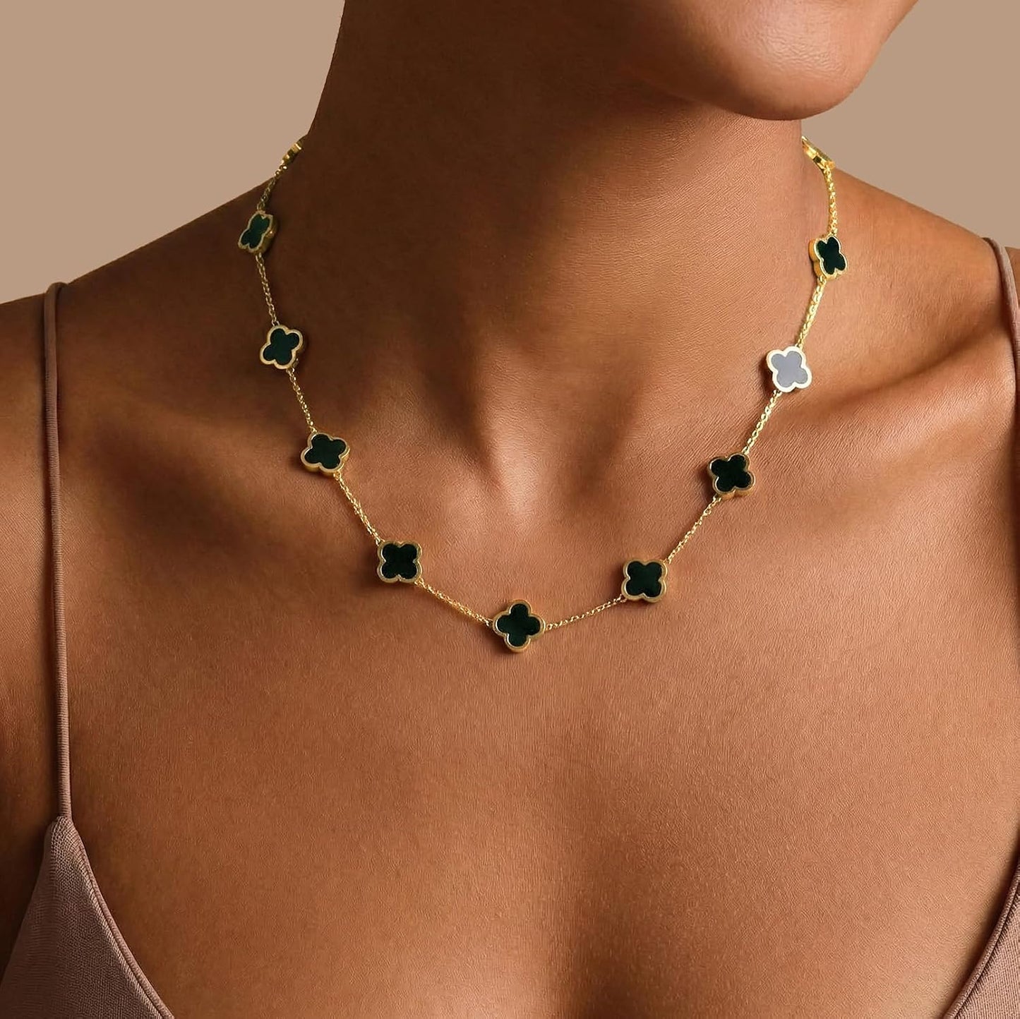 Billet-doux Collar de trébol chapado en oro de 18 quilates para muj...