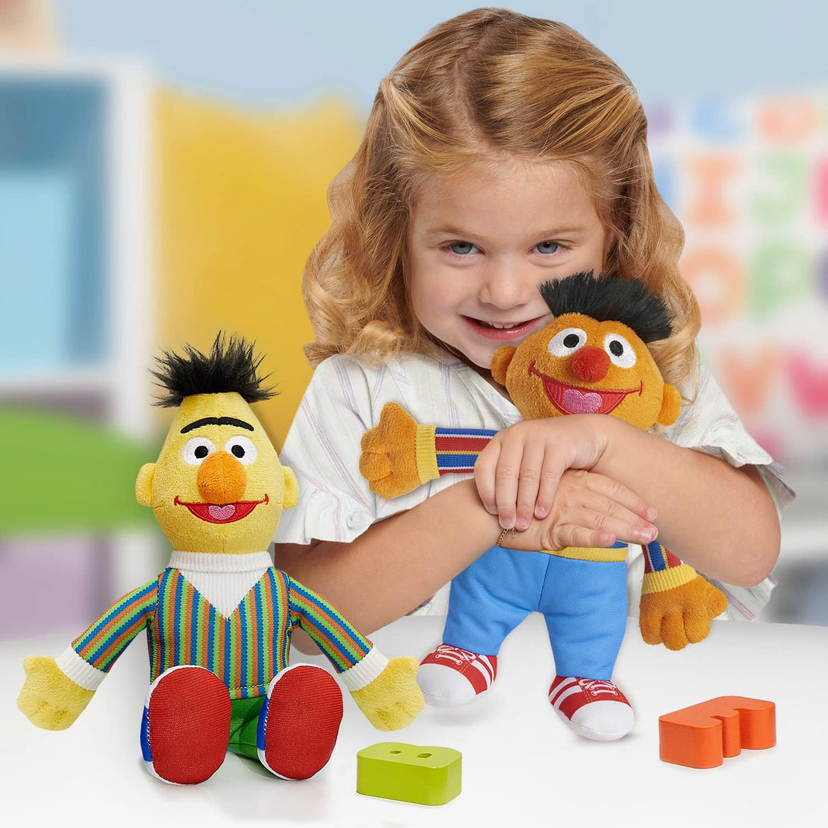 Sesame Street Friends Bert and Ernie - Juego de 2 animales de peluc...